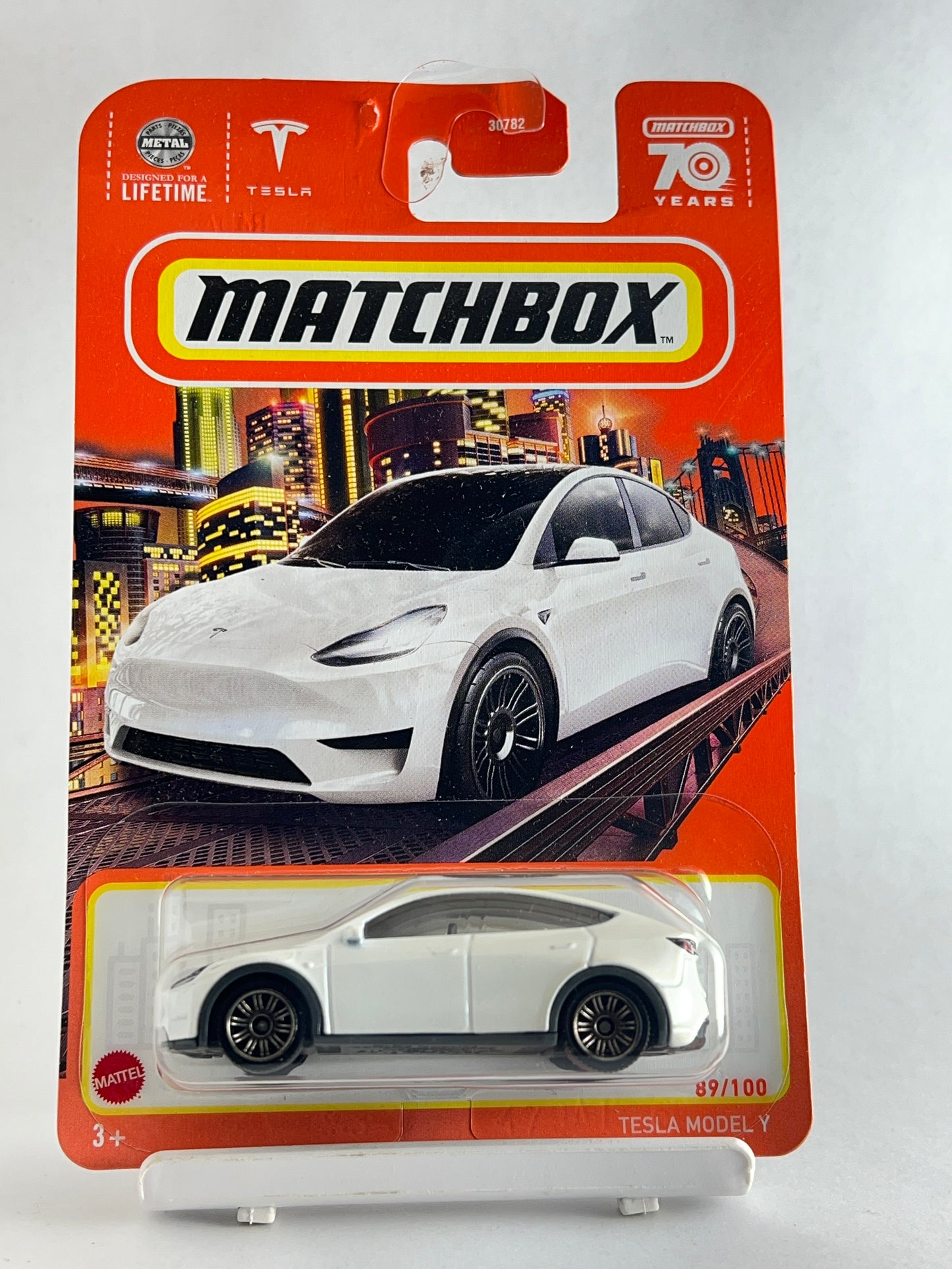 TESLA MODEL Y - WHITE