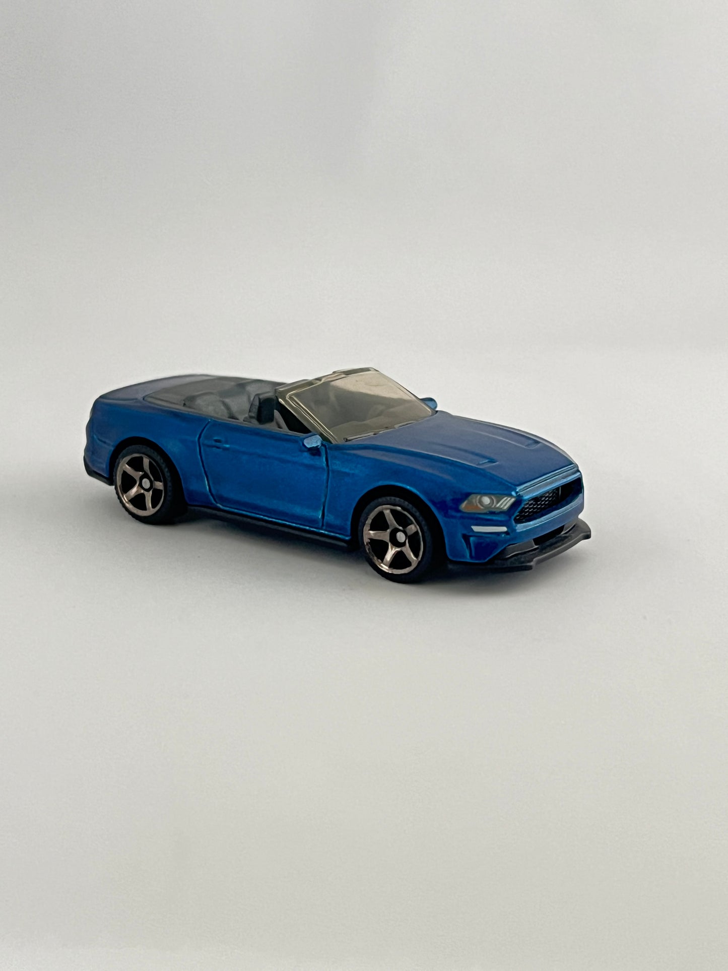 2018 FORD MUSTANG CONVERTIBLE - UNCARDED - MINT