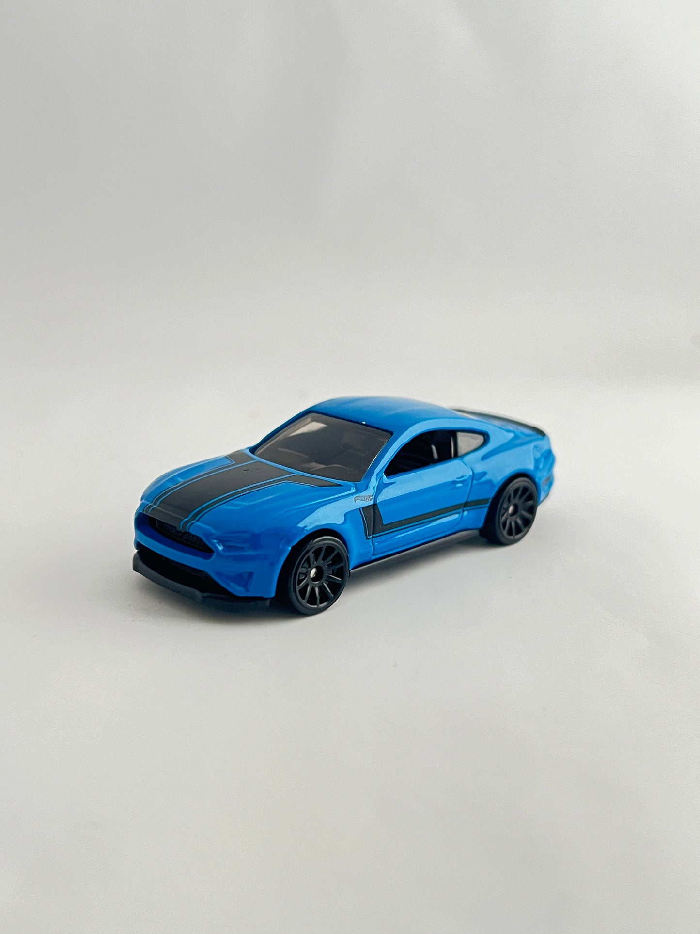 2018 F0RD MUSTANG GT- UNCARDED - MINT CONDITION