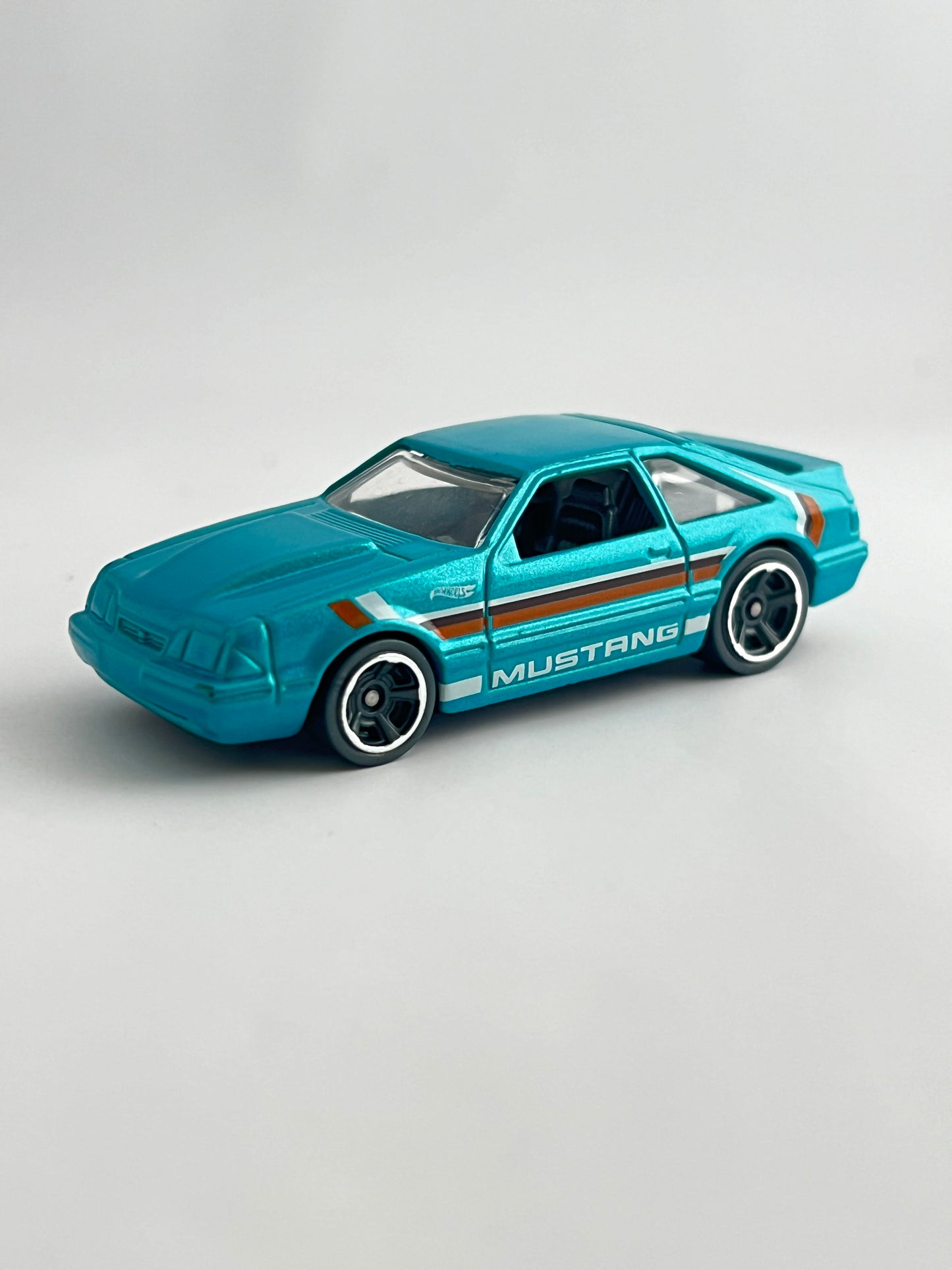 92 FORD MUSTANG- UNCARDED - MINT CONDITION